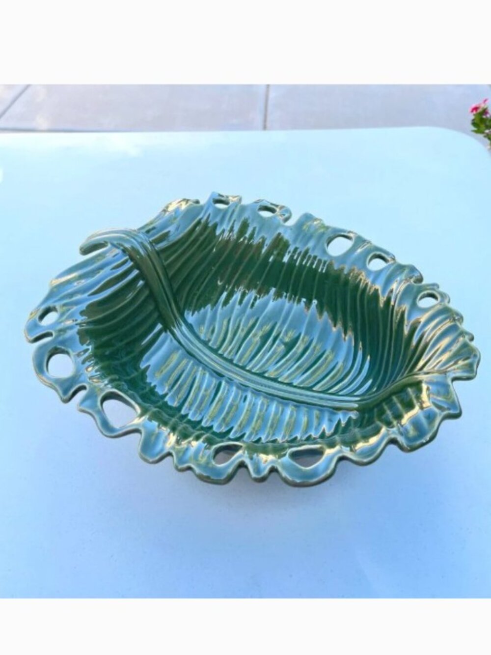 New Pier 1 Imports Green Palm Leaf Shaped Bowl Dish Stoneware Tropical